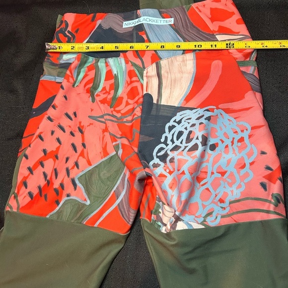 Limited Edition Nikki Blackketter Gymshark Olive Pineapple Leggings - Picture 3 of 7